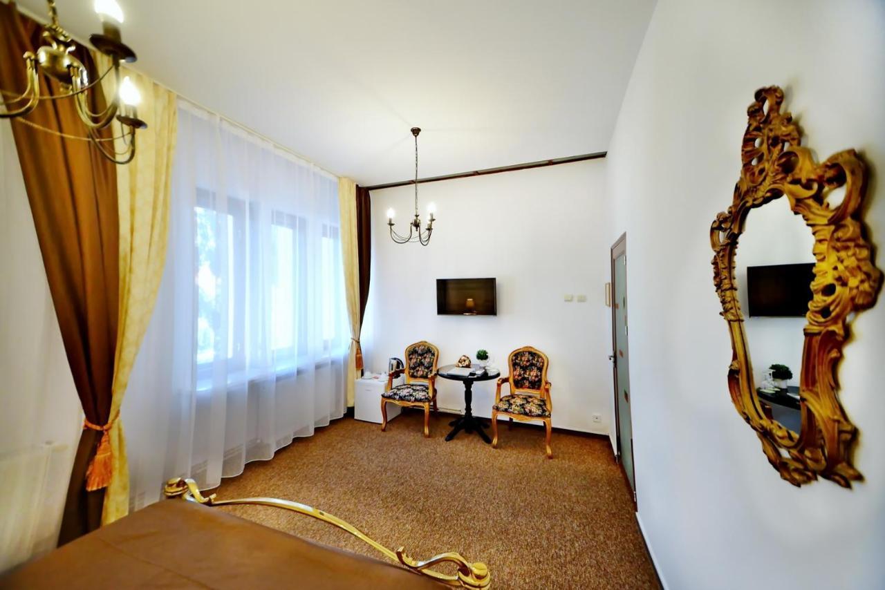 Готель Casa Negustorului Дева Екстер'єр фото