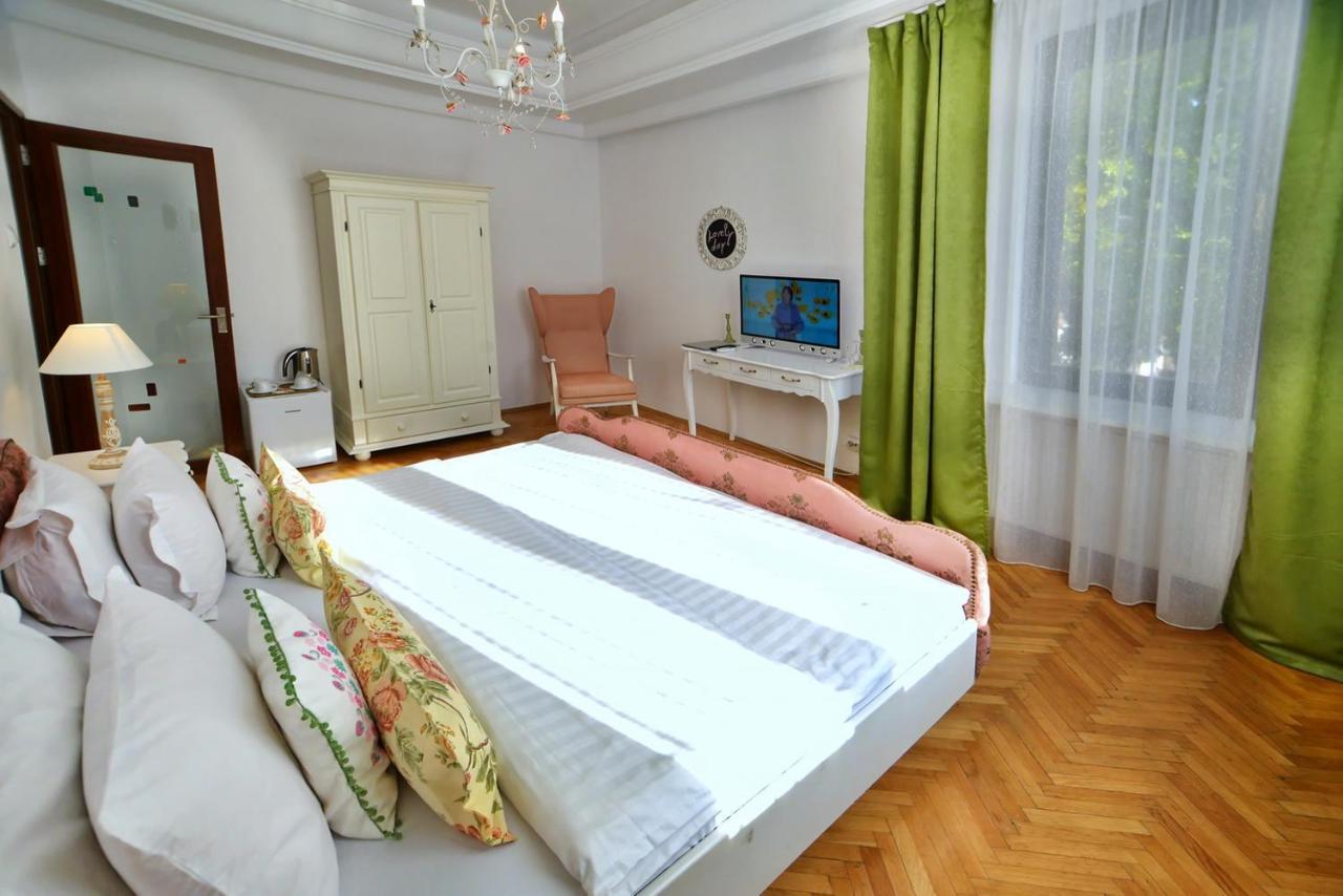 Готель Casa Negustorului Дева Екстер'єр фото